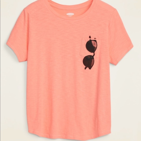 Old Navy Tops - PLUS SIZE GRAPHIC TEE